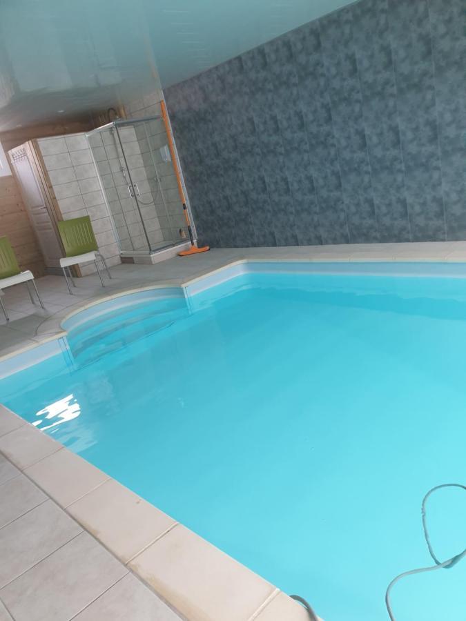 Au Relais Du Canal A Grand Gabarit Nesle Exterior photo