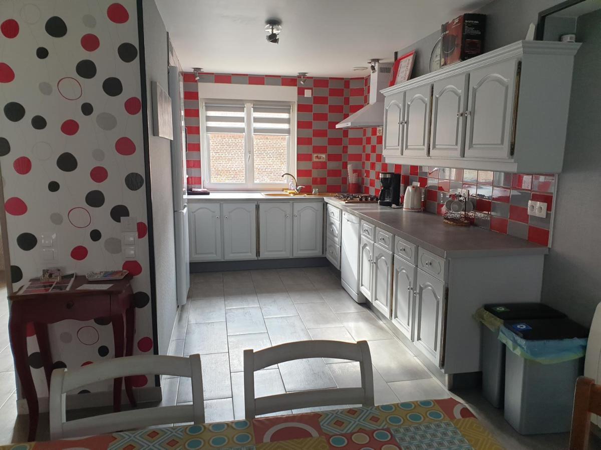 Au Relais Du Canal A Grand Gabarit Nesle Exterior photo
