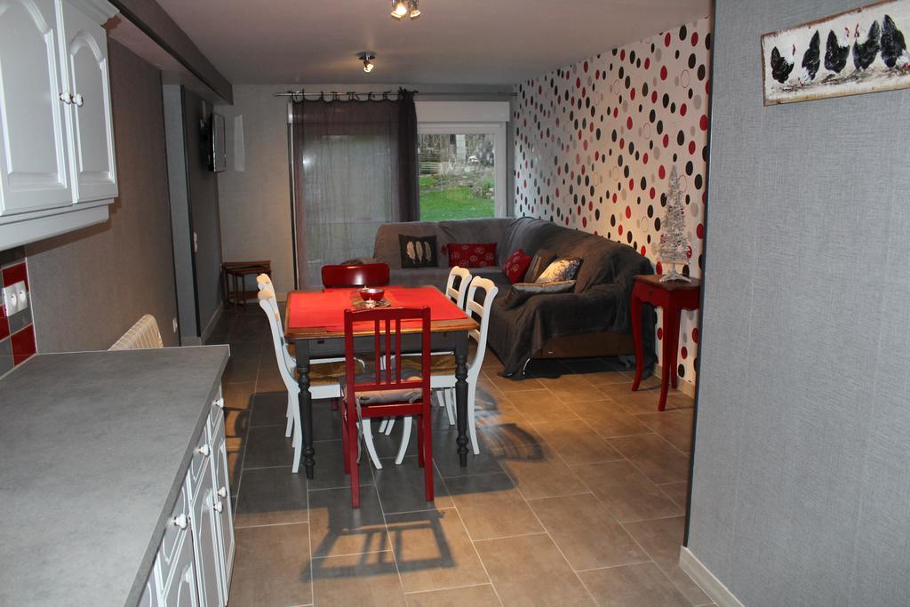 Au Relais Du Canal A Grand Gabarit Nesle Exterior photo