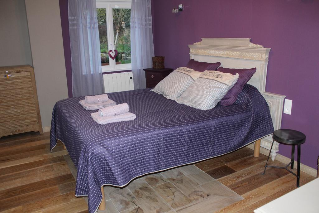 Au Relais Du Canal A Grand Gabarit Nesle Exterior photo